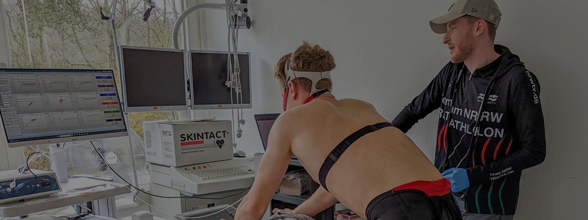 Athlet beim Rad-Leistungsdiagnostiktest